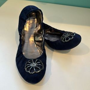 Tahari 8.5 ballet shoes purple suede